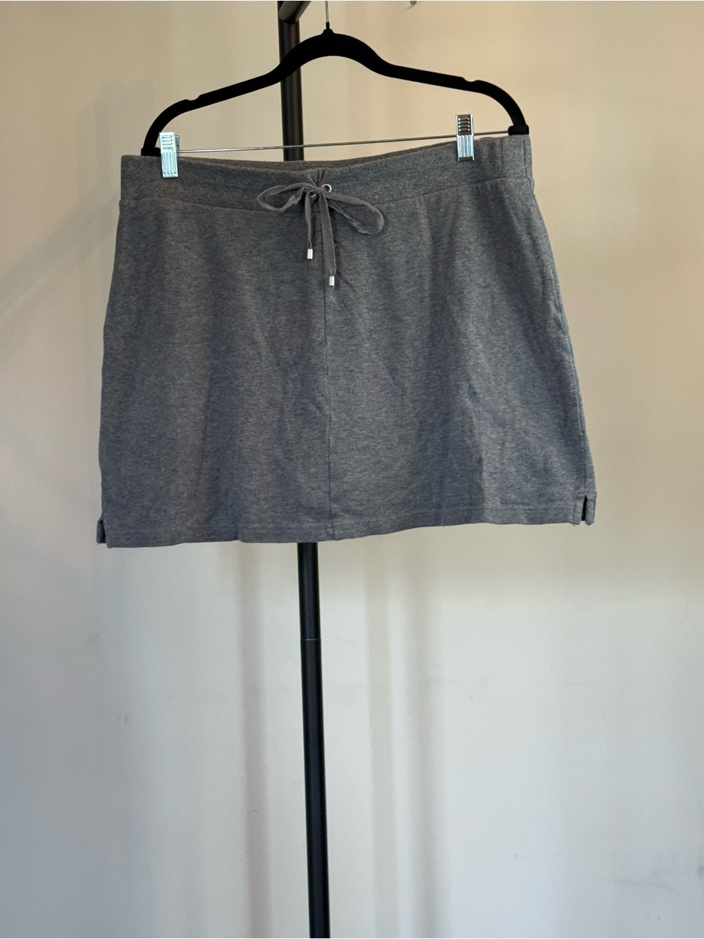 3/$15 Croft & Barrow Gray Drawstring Knit Skort